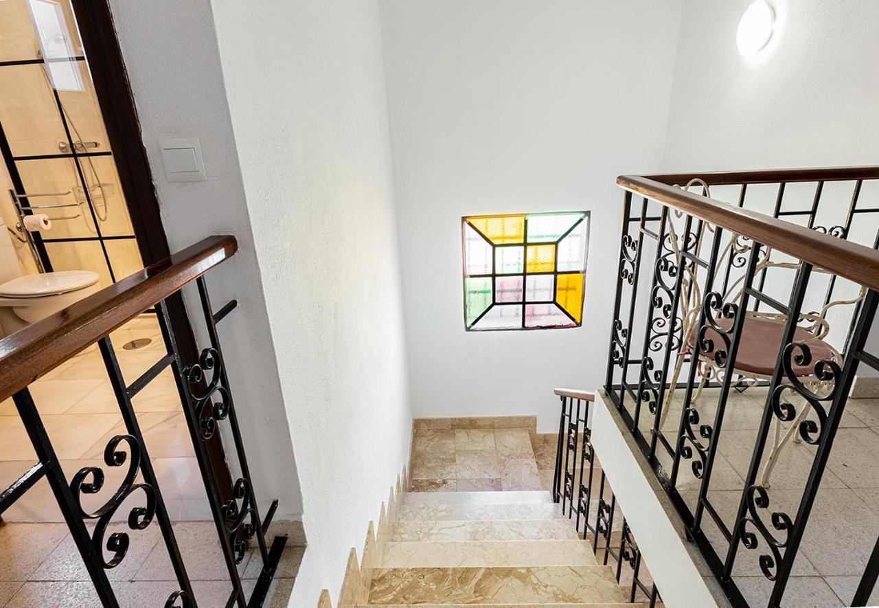 טורמולינוס Monko Villa Mieres מראה חיצוני תמונה